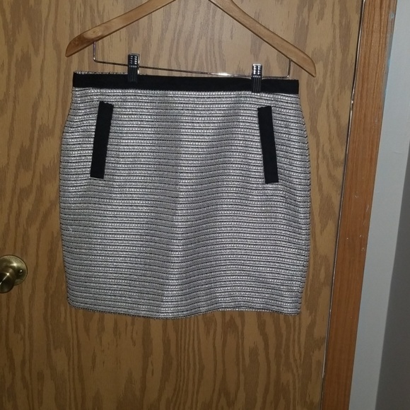 LOFT Dresses & Skirts - Skirt LOFT Dresses & Skirts - Skirt